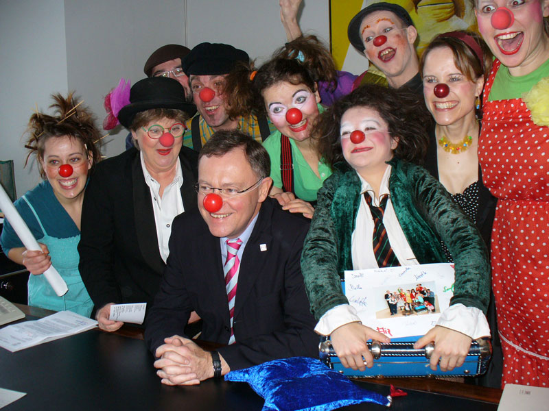 OB Stephan Weil, Hannover wird Schelmherr der TuT-Clownschule